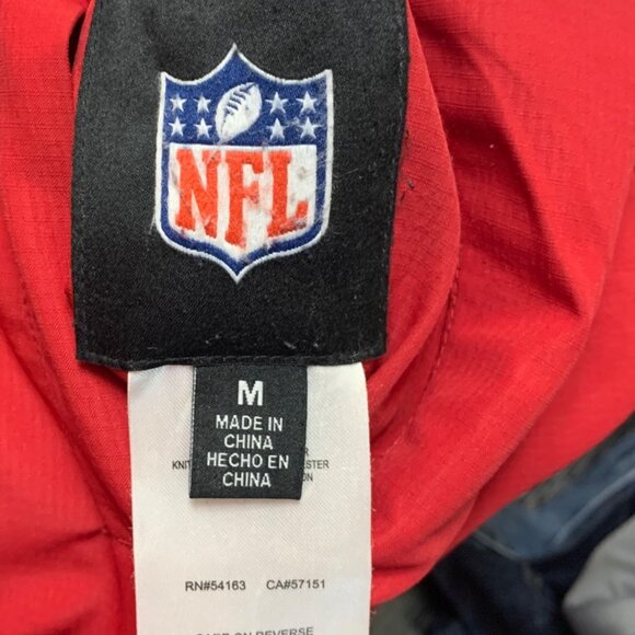 Tampa Bay Buccaneers Reversible Jacket Men's Medium Red Hooded NFL Embroidered - Picture 3 of 11